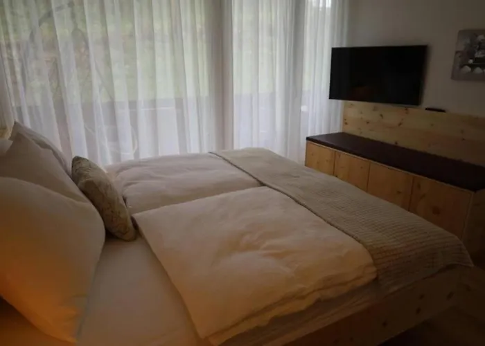 Appartement Mit Balkon Und Hallenbad