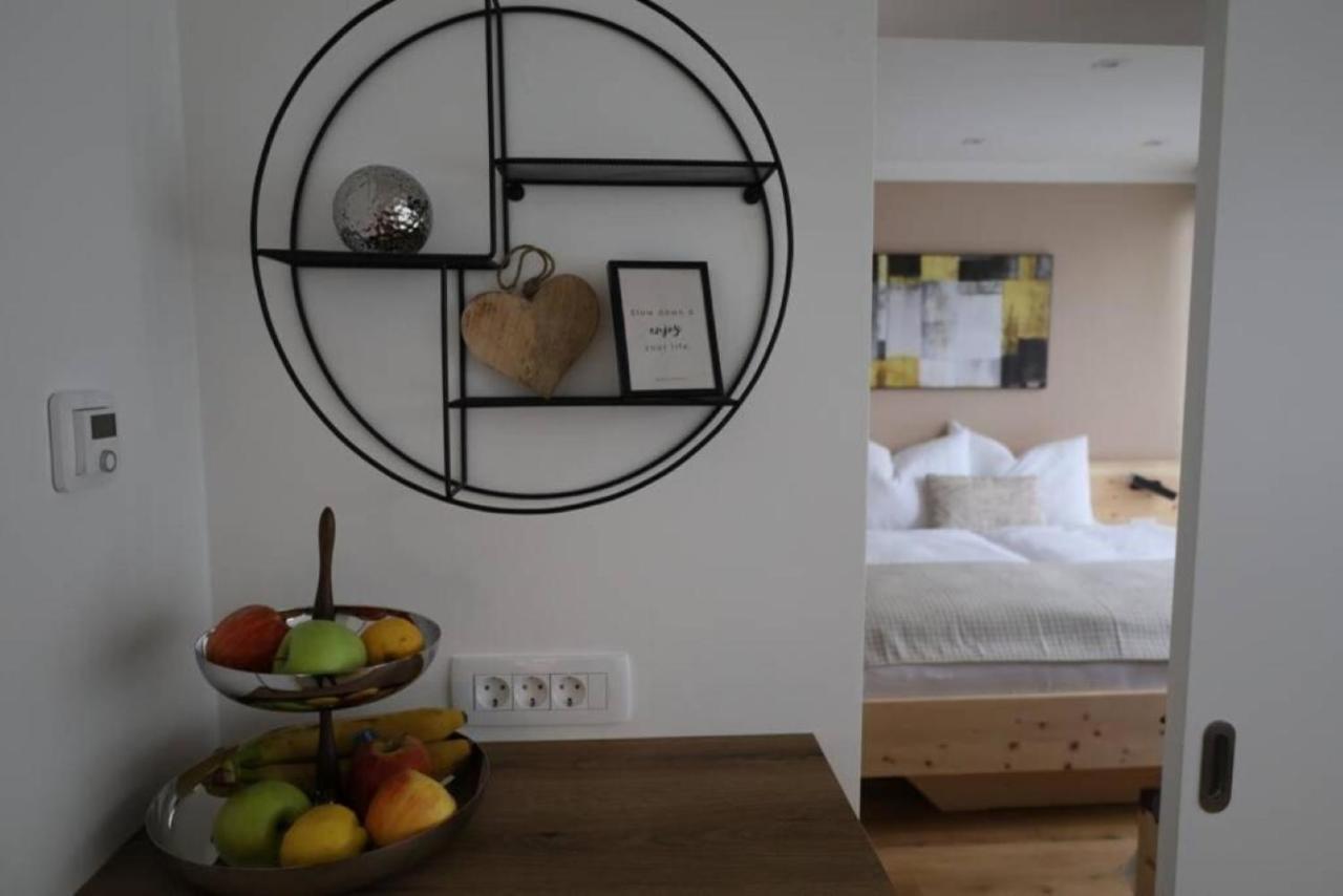 Mit Balkon Und Hallenbad Apartment
