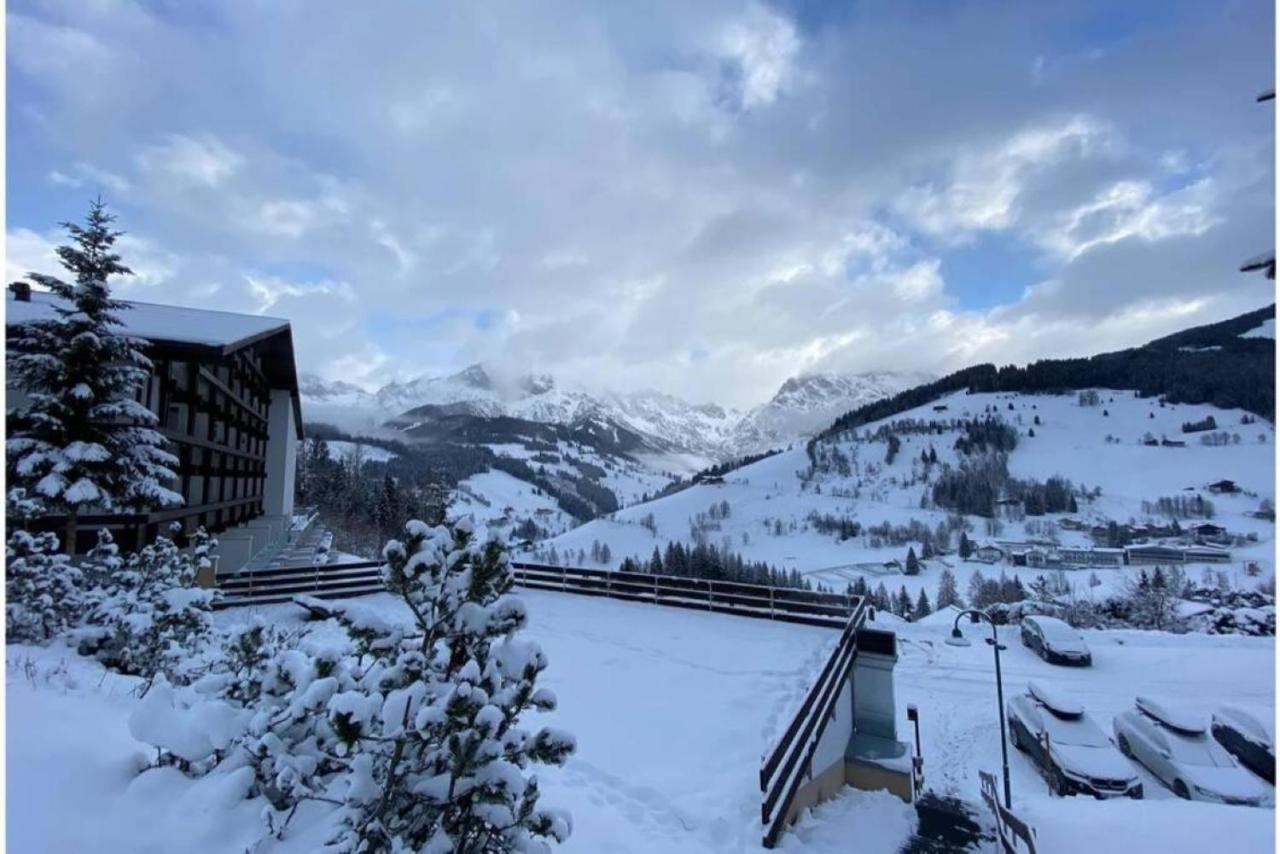 Apartment Mit Balkon Und Hallenbad *