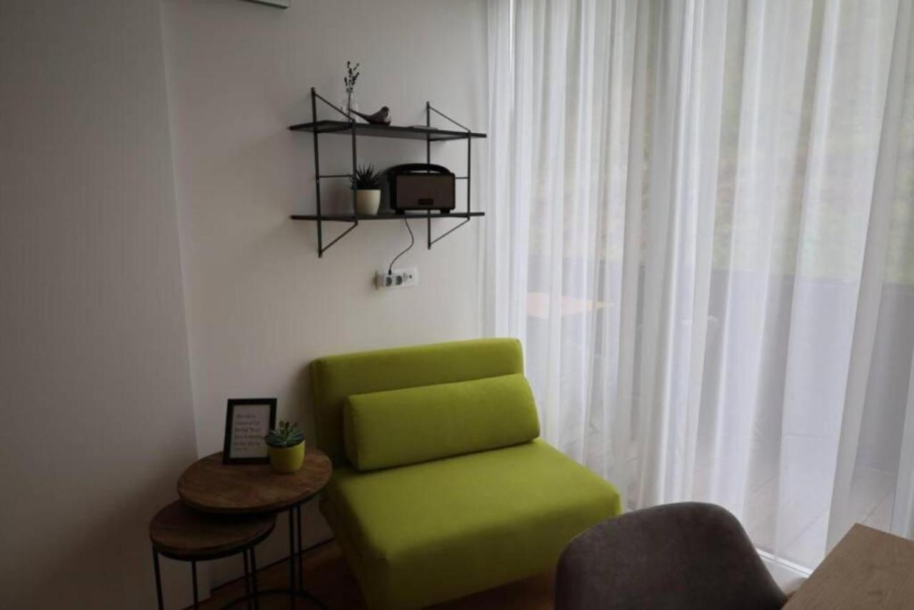 Apartment Mit Balkon Und Hallenbad